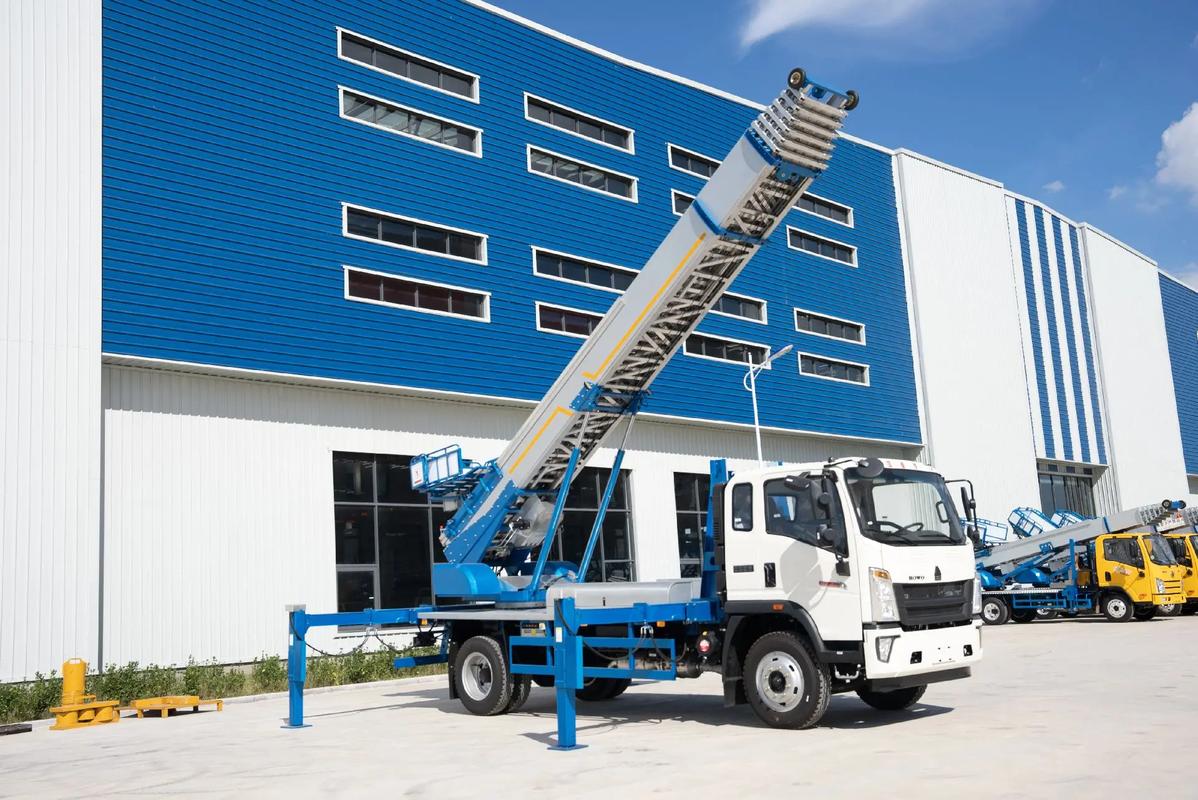 成都小型云梯车上料车租赁多少钱