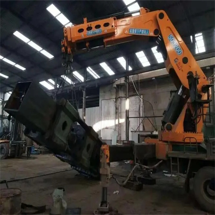 成都130吨折臂吊车出租吊机租赁附近电话